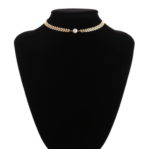 Pear Fishbone Choker Necklace (Gold Color) - Picture 2 of 5